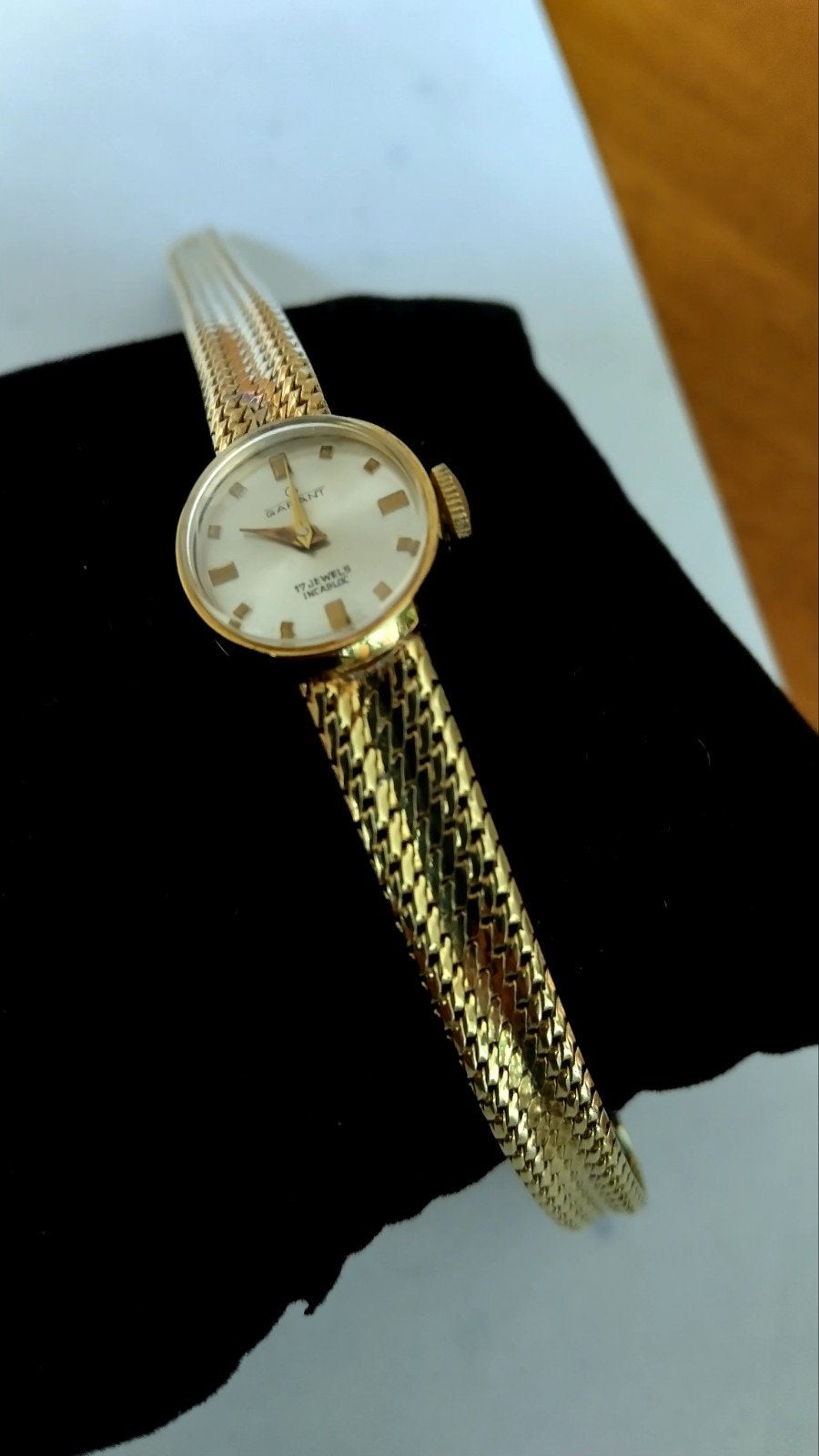 14 Karaat gouden horloge Bandtje is ook 14 Karaat goud 585, Overige merken, Ophalen of Verzenden, Zo goed als nieuw, Goud