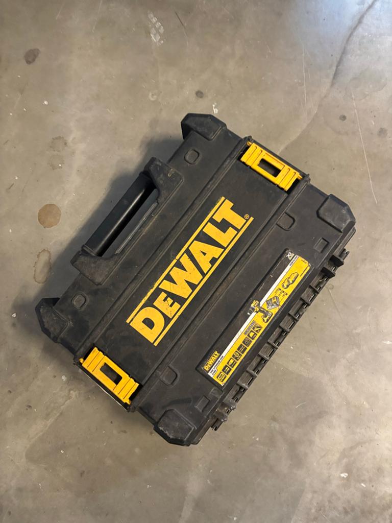 Dewalt Schroefmachine - Nieuwe kop nodig, Ophalen of Verzenden, Gebruikt, Boor- en Schroefmachine