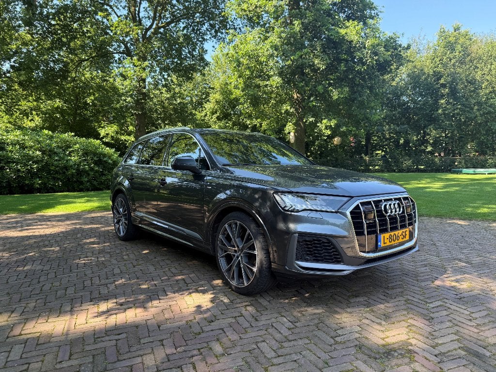Audi Q7 55 Tfsi e 381pk Quattro Tiptronic 2020  Grijs, Automaat, Zwart, 2995 cc, Leder en Stof