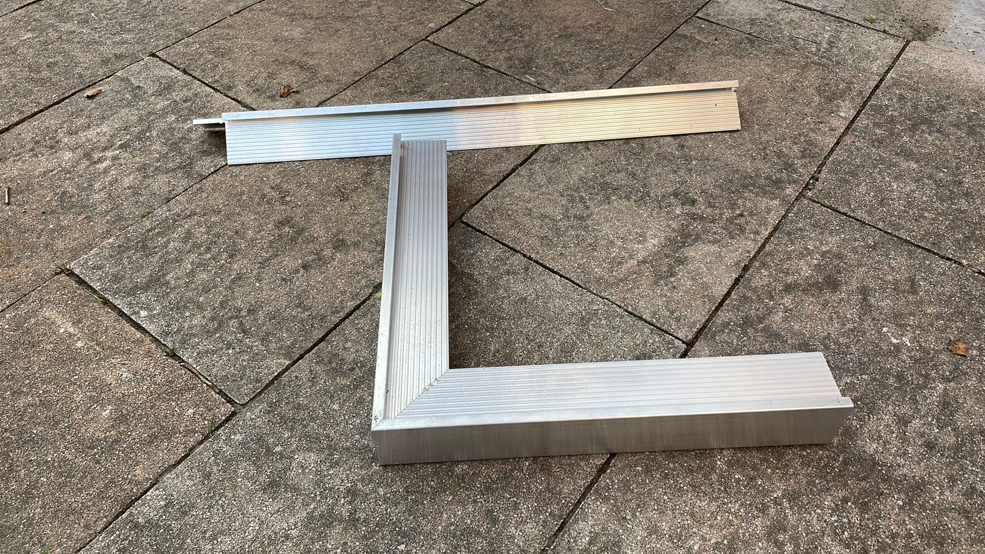 Aluminium daktrim en hoekprofiel 60*64, Zwart, Overige typen, Ophalen of Verzenden, Zo goed als nieuw