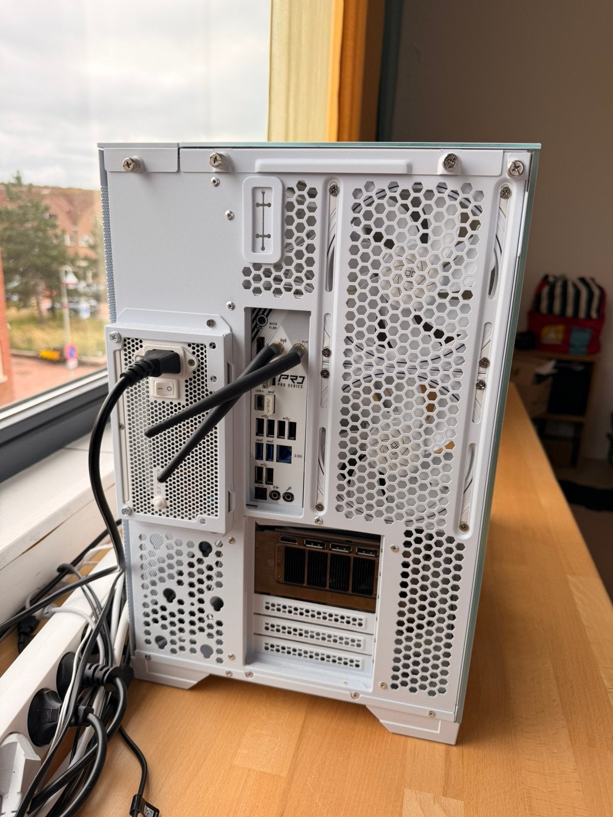 Lian Li o11 Vision Compact + Asrock X870 Pro RS WiFi, Ophalen, Zo goed als nieuw