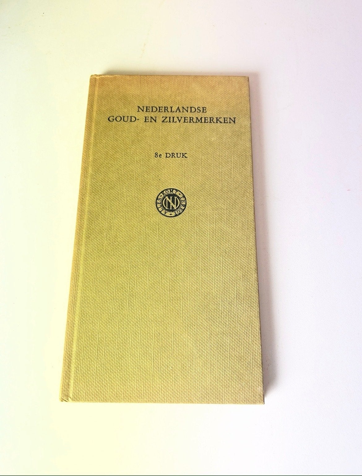 Nederlandse Goud- en Zilvermerken - 8e Druk, Ophalen of Verzenden, Gelezen, Catalogus