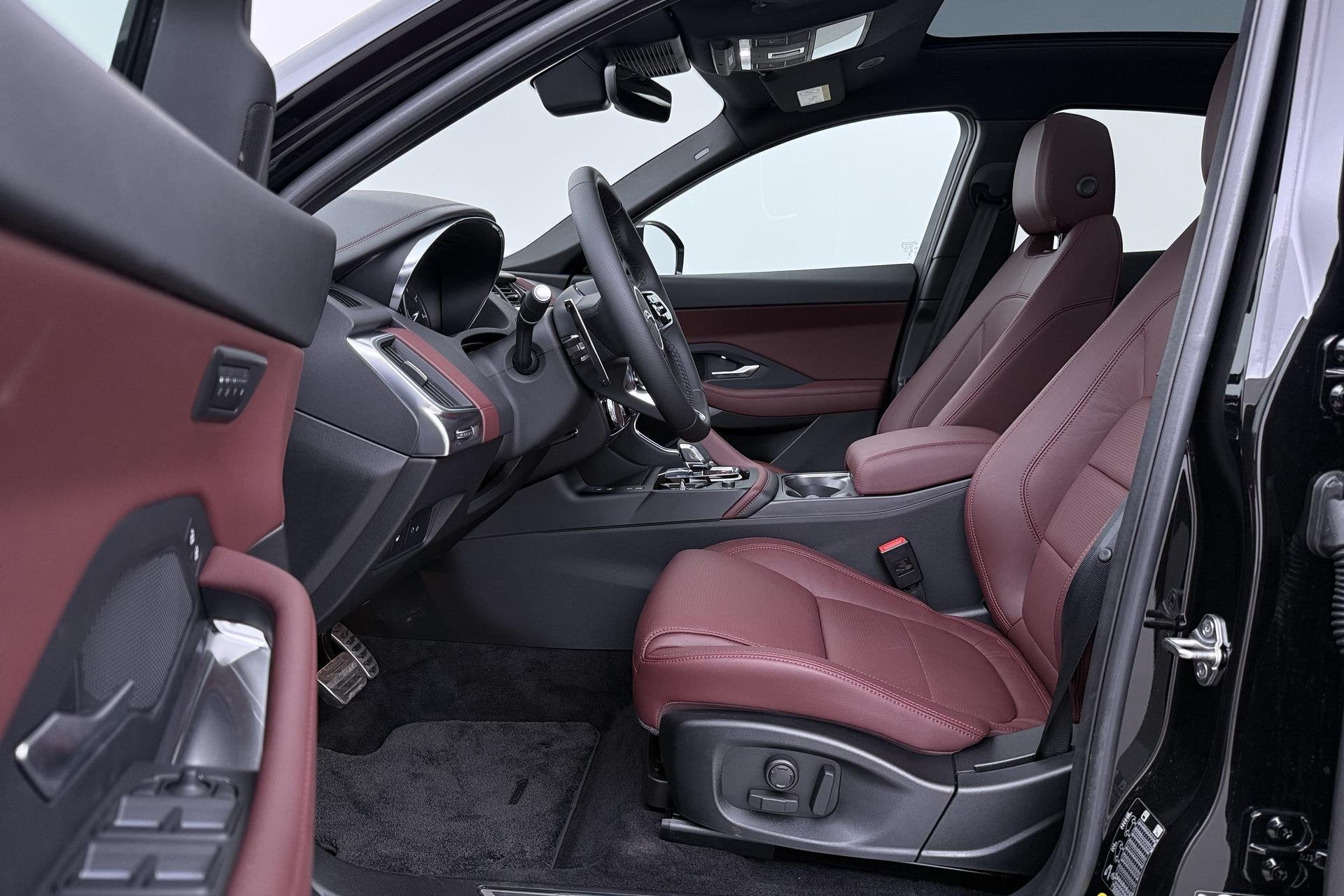 Jaguar E-PACE P300e R-Dynamic S | NIEUW | ACC | Panoramadak, Automaat, Euro 6, Zwart, Hybride Elektrisch/Benzine