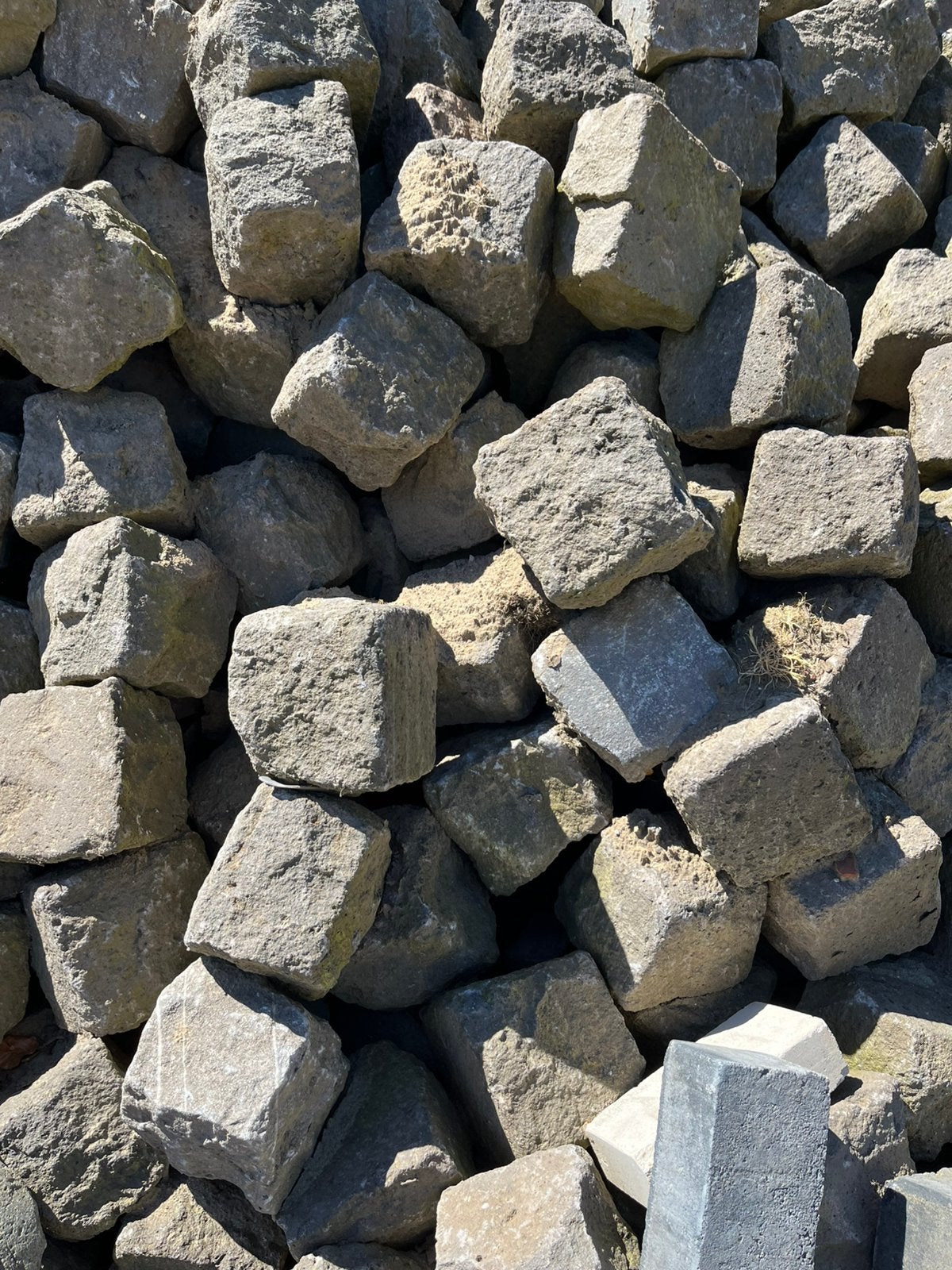 Basaltblokken/verharding, Ophalen, Zo goed als nieuw