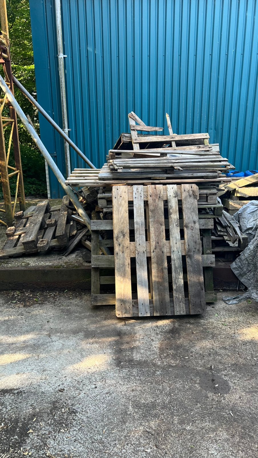 Stapel pallets (hout), Doe-het-zelf en Verbouw, Hout en Planken, Ophalen of Verzenden, Zo goed als nieuw, Pallet, Minder dan 200 cm