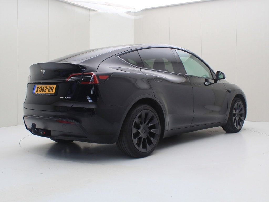 Tesla Model Y Long Range 345pk AWD [ TREKHAAK+AMD RYZEN+20 I, Auto's, 104 €/maand, 0 cilinders, Gebruikt, Zwart