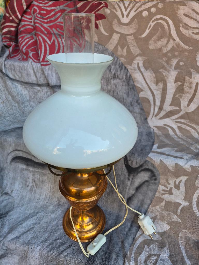 Oude omgebouwde petroleumlamp – Vintage sfeerlamp, Antiek en Kunst, Antiek | Lampen, Ophalen
