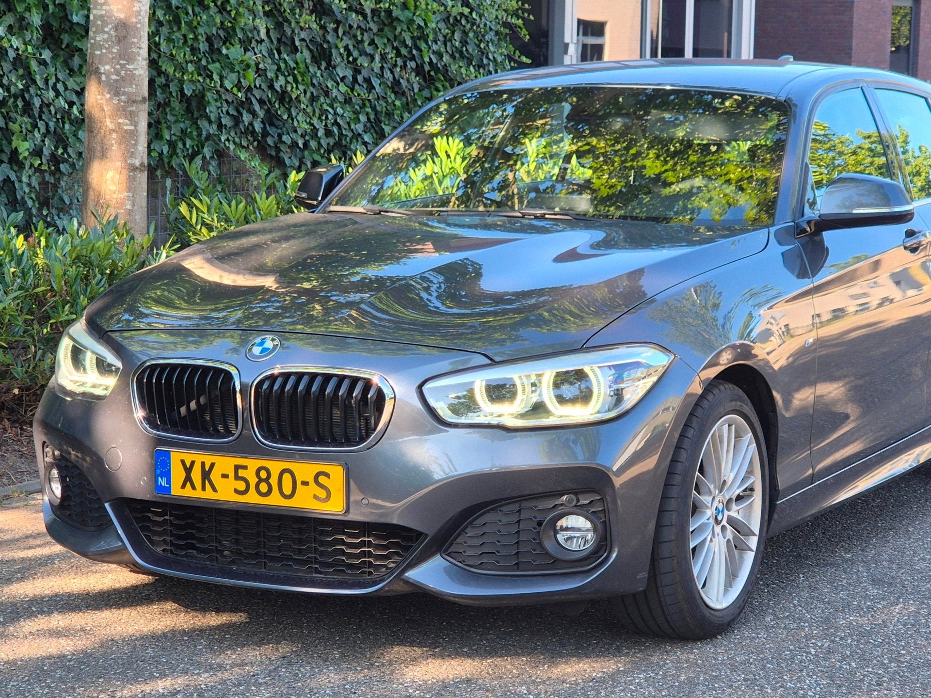 BMW 1-serie 120i High Executive M Sport Apple CarPlay Trekha, Auto's, Achterwielaandrijving, Gebruikt, 4 cilinders, 184 pk