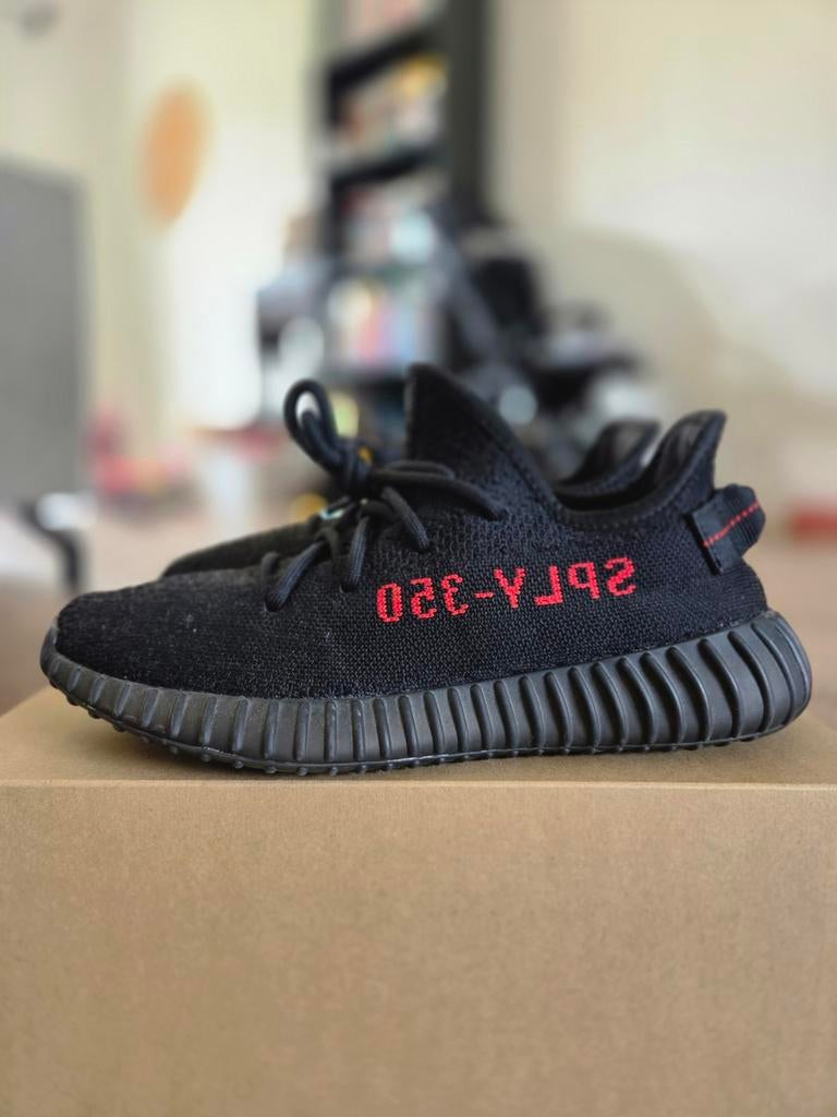 Adidas Yeezy Boost 350 V2 Bred - Zo goed als nieuw, Zwart, Ophalen of Verzenden, Adidas, Sneakers of Gympen