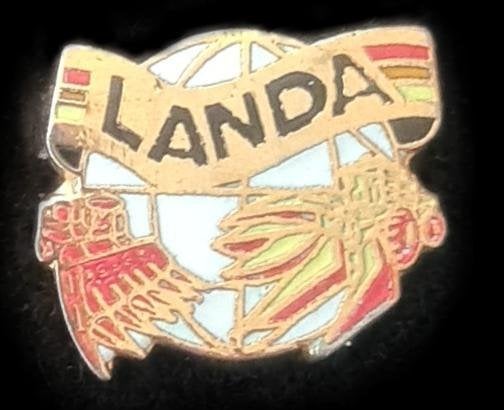 Landa Automotive pin, Verzamelen, Speldjes, Pins en Buttons, Verzenden, Nieuw, Transport, Speldje of Pin