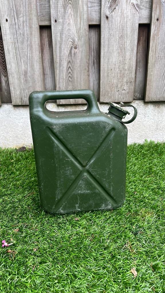 Leger jerrycan, Ophalen, Gebruikt
