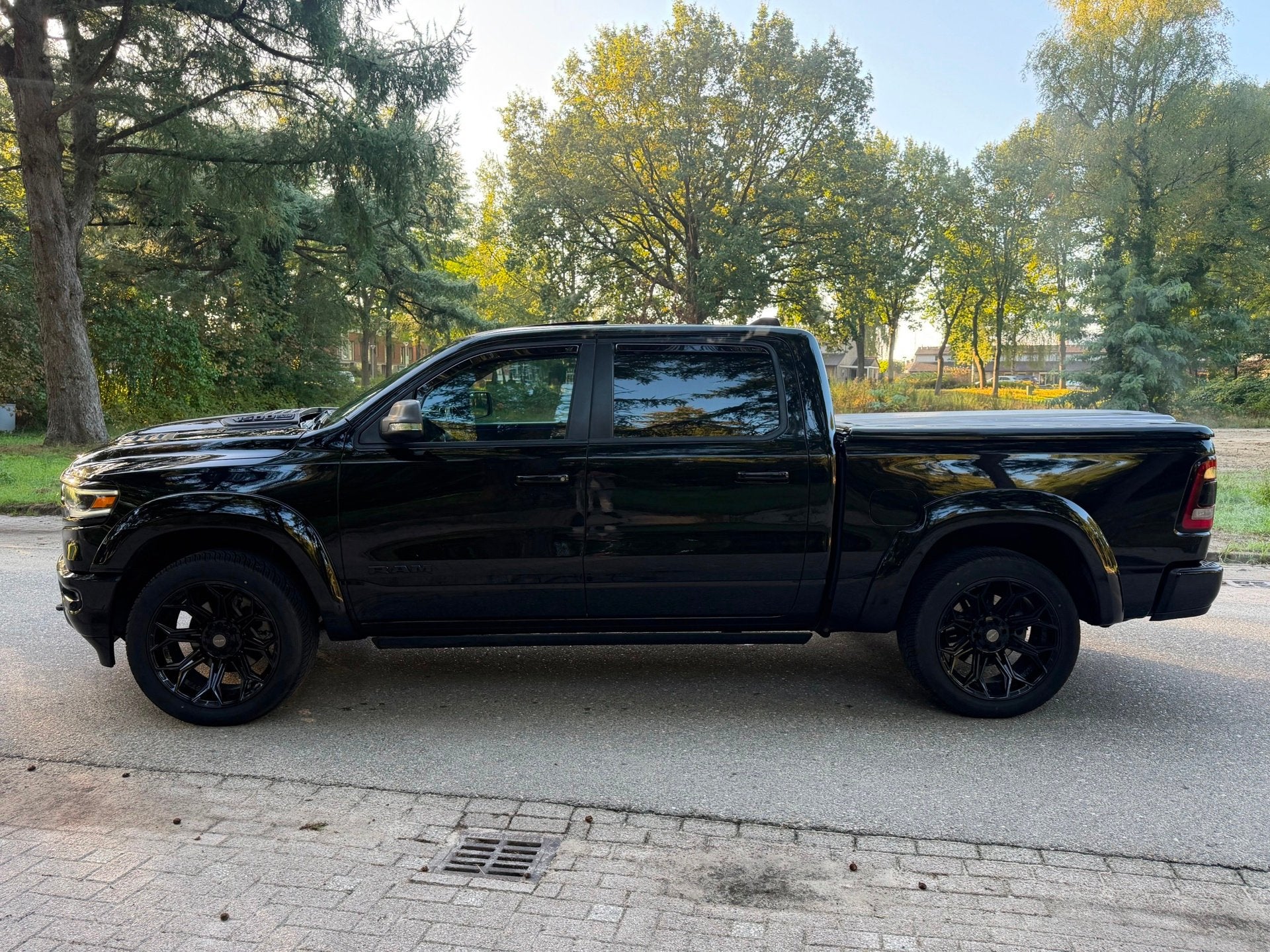 Dodge Ram 1500 5.7 V8 4x4 Crew Cab Limited Black Hulk Widebo, Automaat, Gebruikt, 5654 cc, Zwart