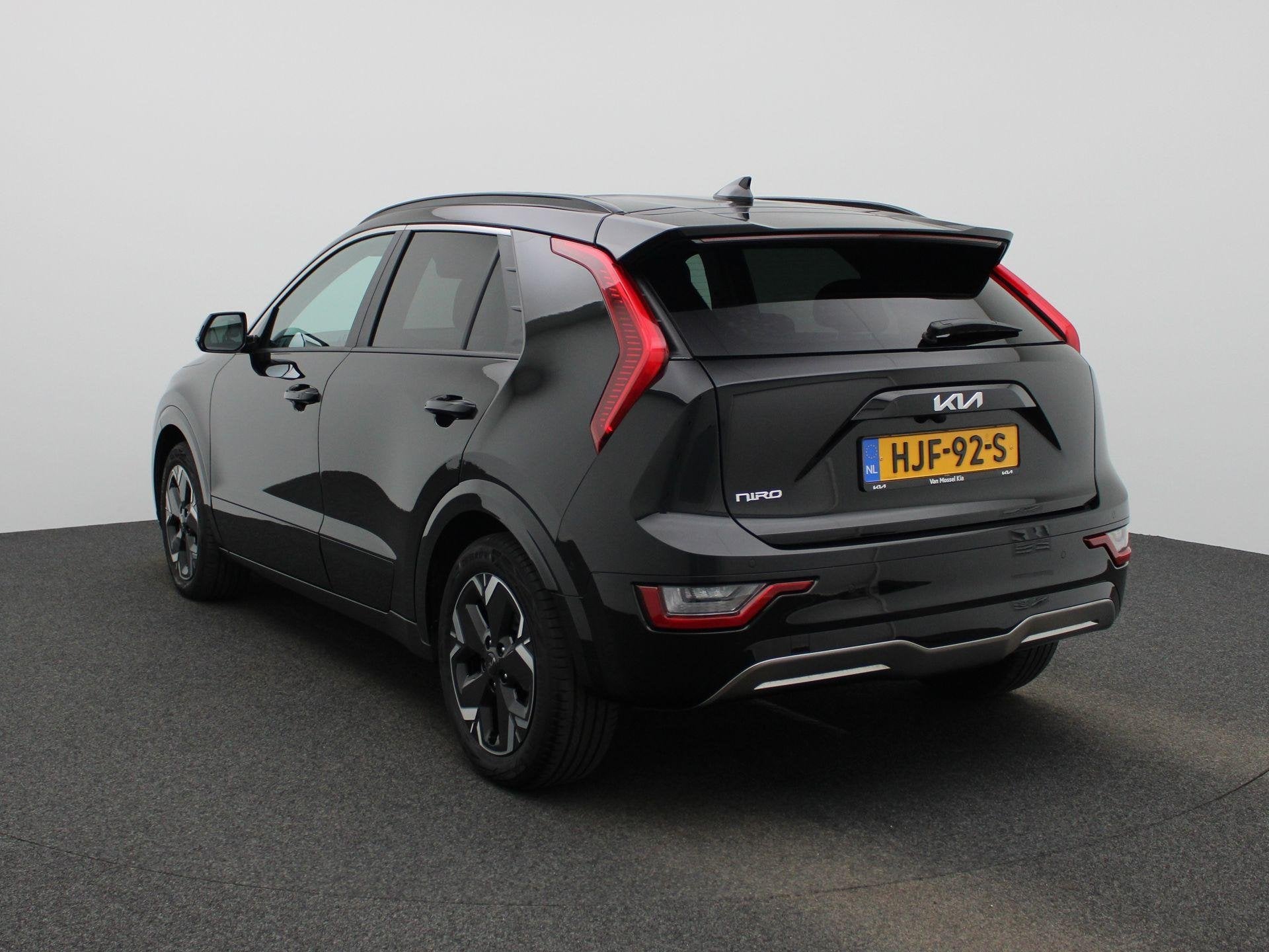 Kia Niro EV Plus Advanced 64.8 kWh | Stoel en Stuur Verwarmi, Auto's, 750 kg, 1657 kg, Zwart, Origineel Nederlands