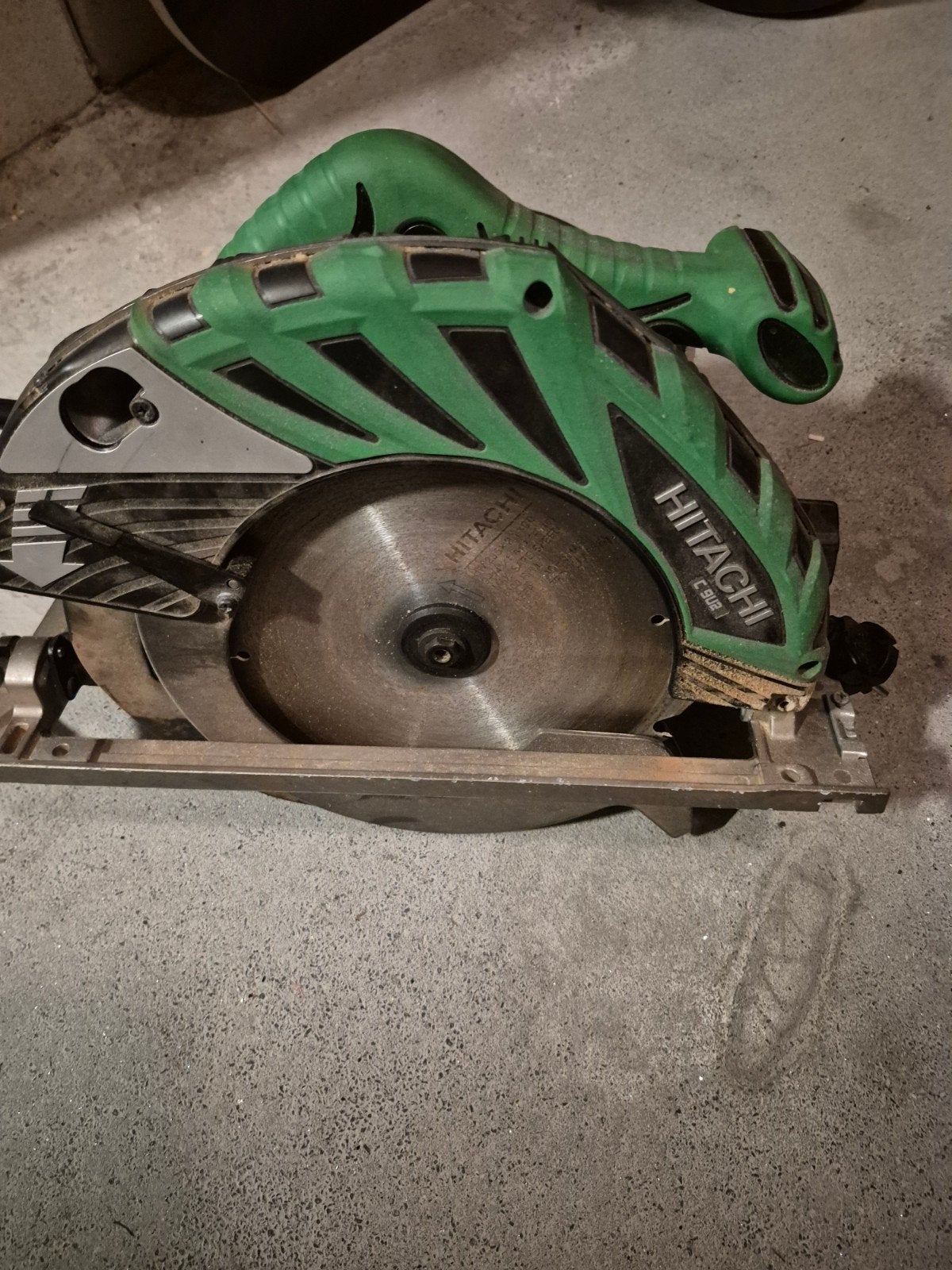 Hitachi, Ophalen, Cirkelzaag, 70 mm of meer, Zo goed als nieuw