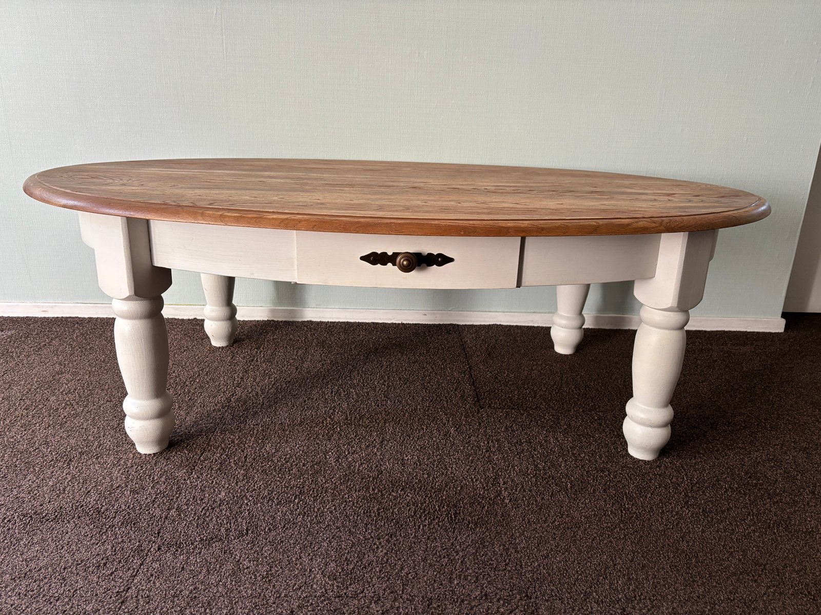 Ovale Landelijke Salontafel – Wit/Hout met Lades & Bolpoten, Ophalen, 100 tot 150 cm, 50 tot 100 cm, 5 – 50