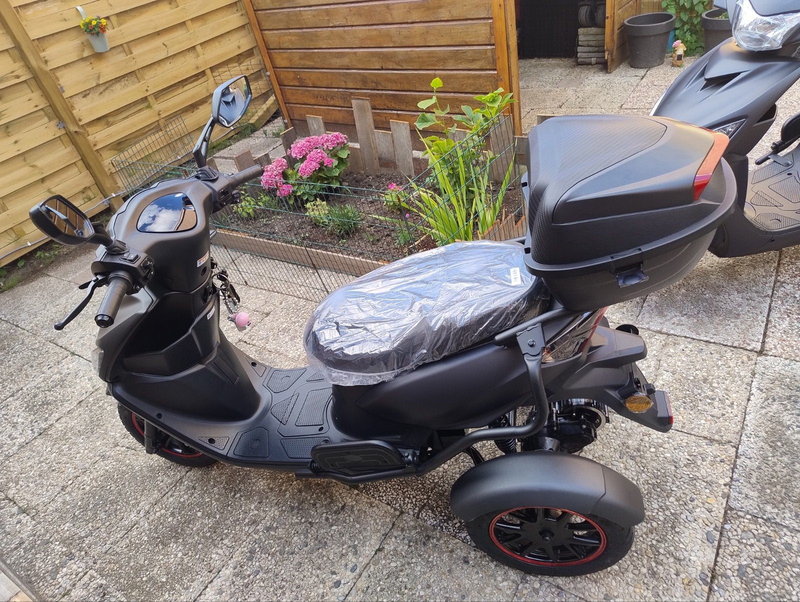 iva T3 2.0  driewieler scooter, Diversen, Brommobielen en Scootmobielen, Zo goed als nieuw, 26 t/m 35 km, 16 km/u of meer, Ophalen