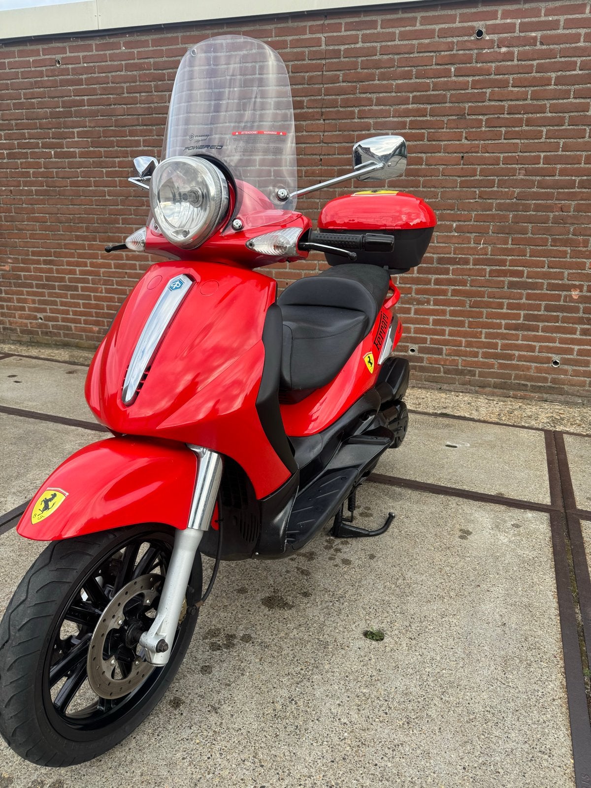 Piaggio Beverly 500 Ferrari Edition - Rood, Fietsen en Brommers, Ophalen, Gebruikt, Zip, Benzine