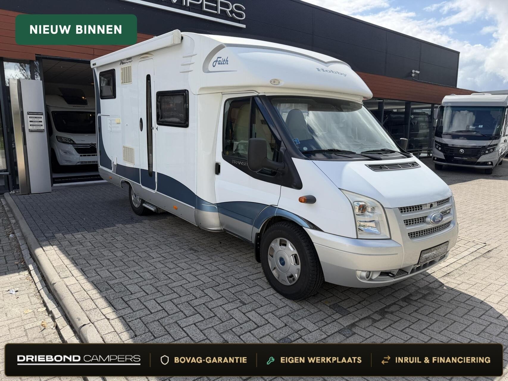 Hobby T 600 GFS Dwarsbed Zonnepaneel Unieke Staat 24501KM!, Hobby, Bedrijf, Airconditioning, Half-integraal