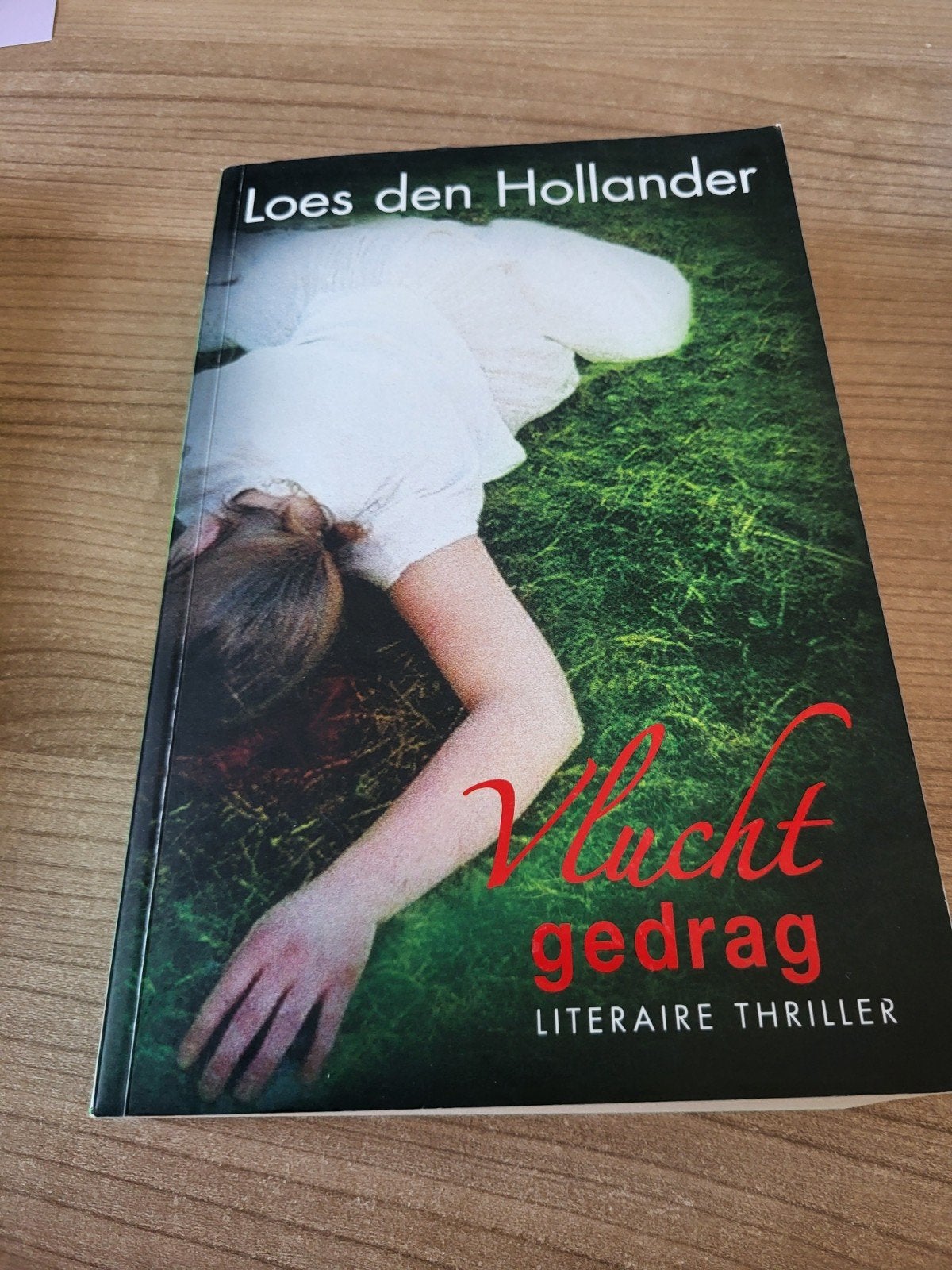 Vluchtgedrag - Loes den Hollander (Literaire thriller), Ophalen of Verzenden, Gelezen, Loes den Hollander, Nederland