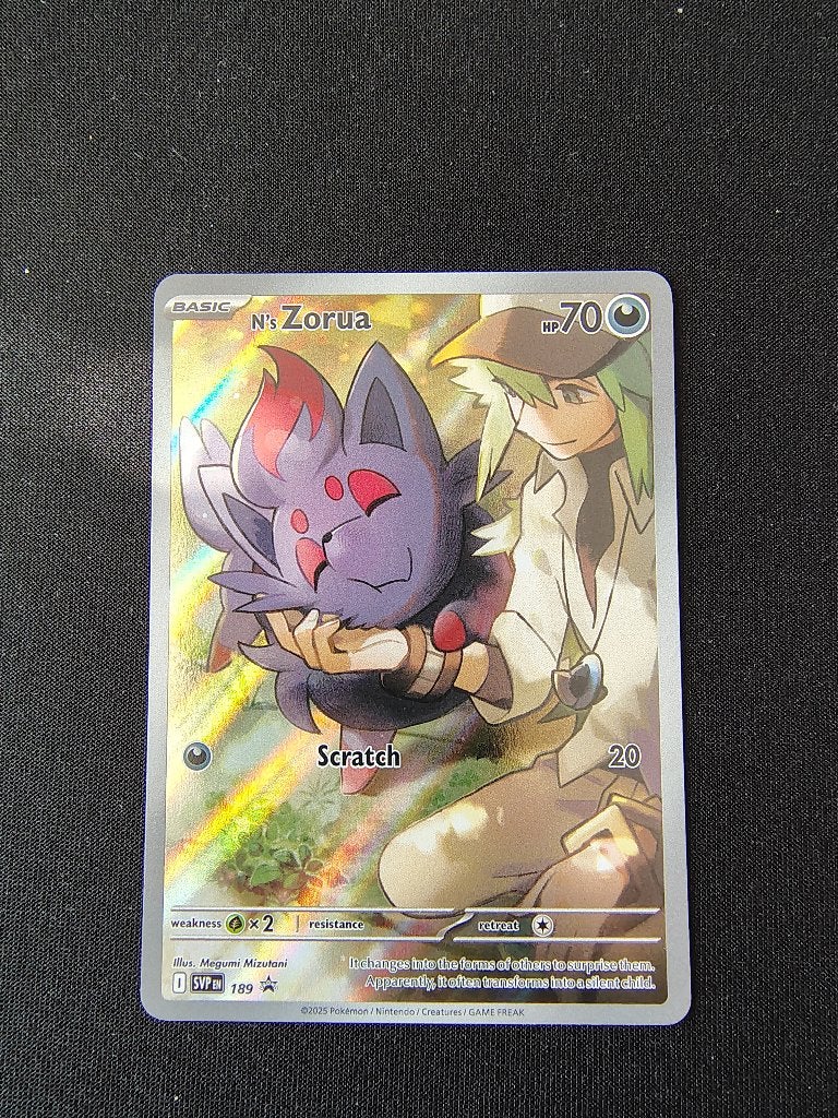 N's Zorua SVP189 - journey together promo - pokemon kaarten, Ophalen of Verzenden, Nieuw, Losse kaart, Foil