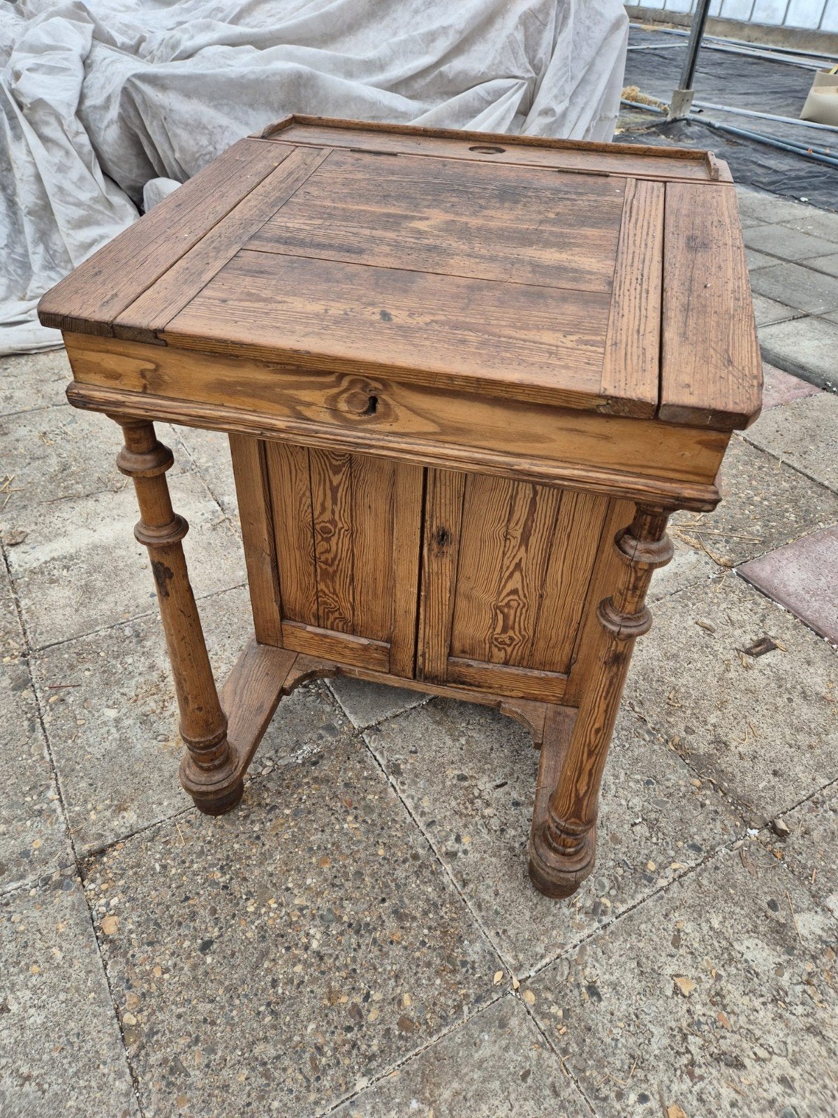 Antiek Kastje in goede staat. 93x66x66, Ophalen