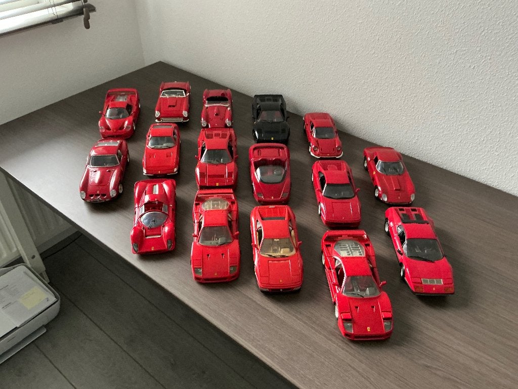Schaalmodellen Ferrari en Porsche, Ophalen, Zo goed als nieuw, Auto, Bburago