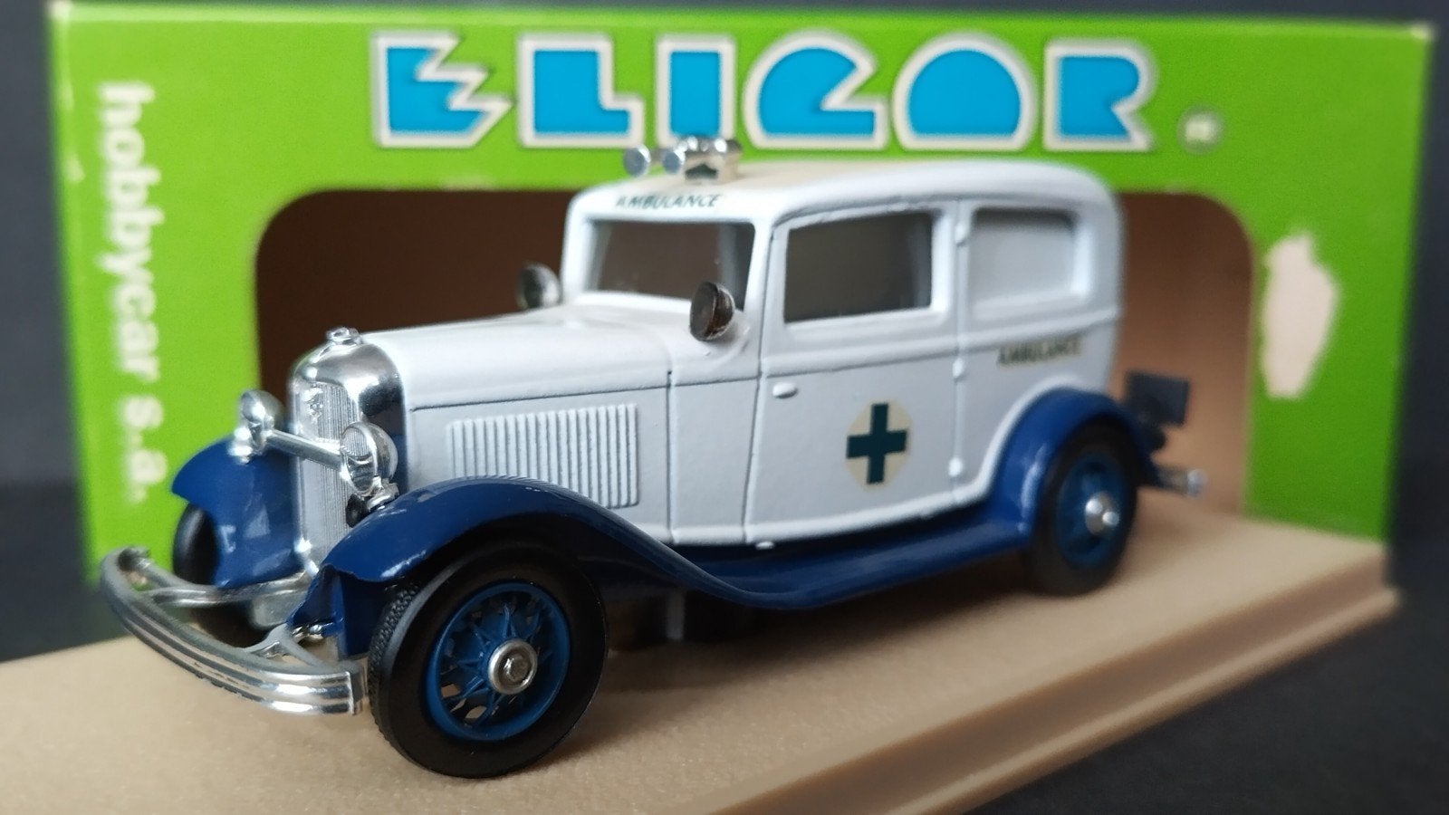 Ford V8 1934 ambulance 1:43 Eligor Pol, Overige merken, Auto, Verzenden, M