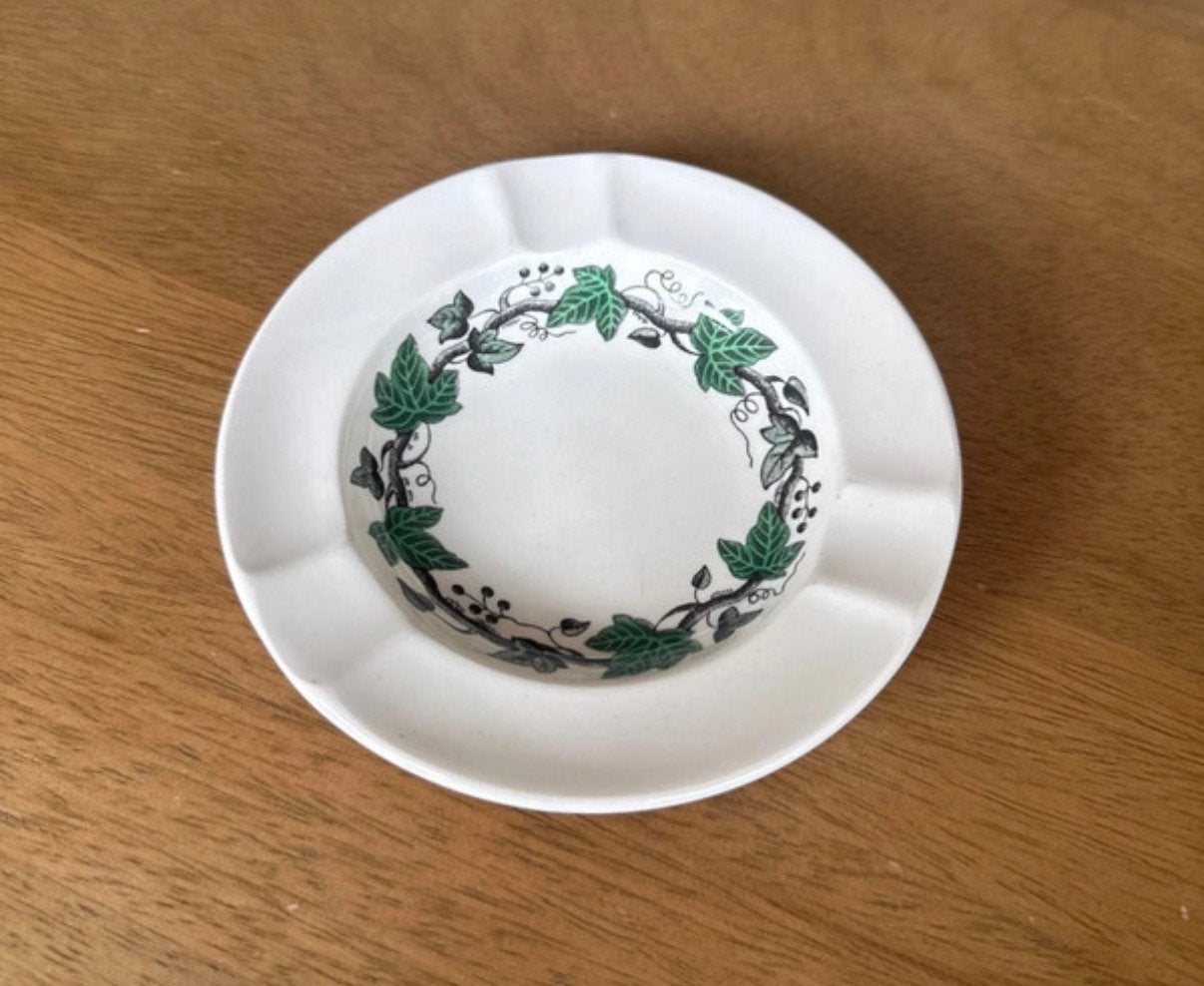 Wedgwood Stratford asbak met klimop decor, Antiek en Kunst, Ophalen of Verzenden