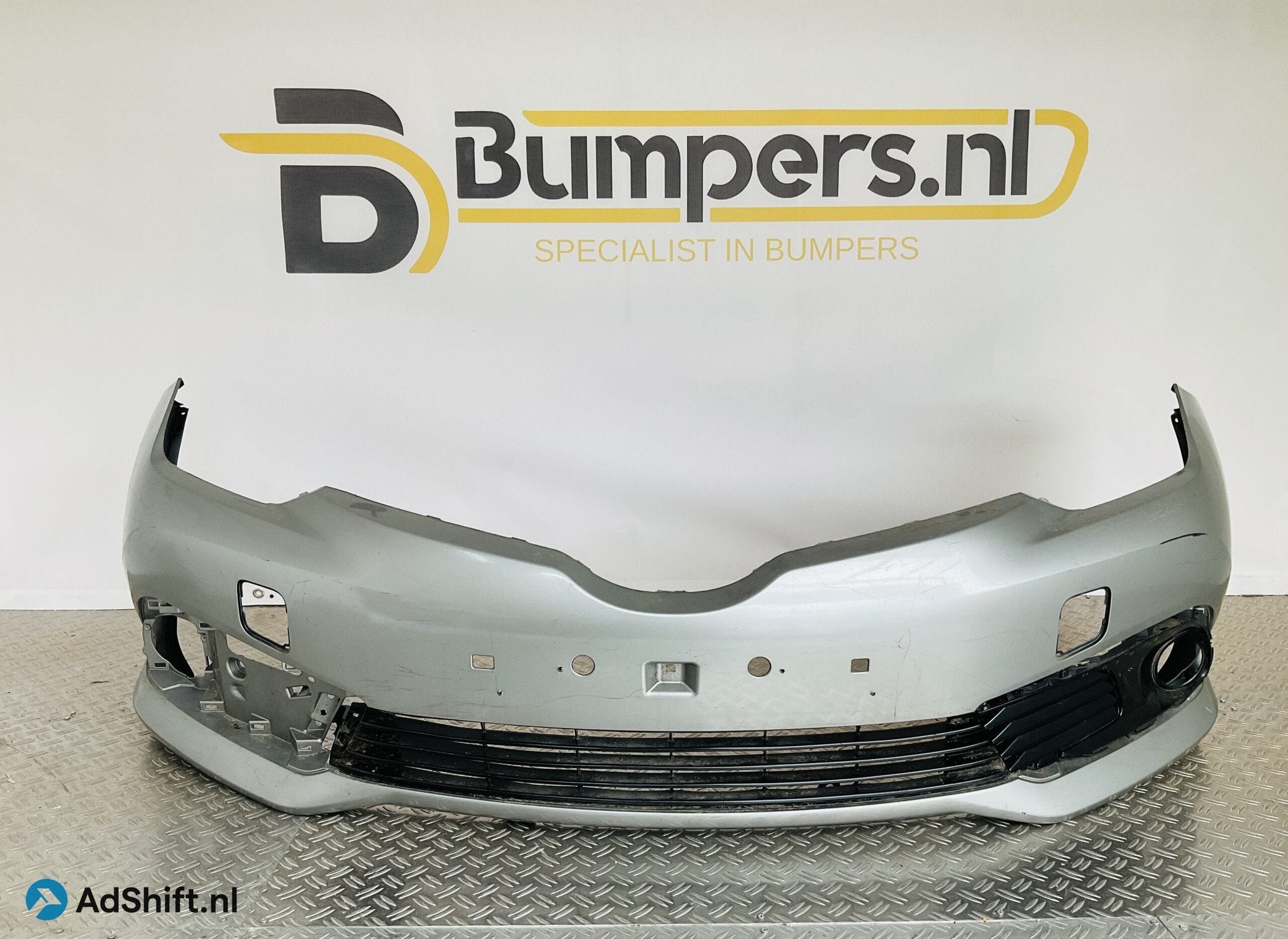 BUMPER Toyota Auris 2016-2021 52119-02k40 VOORBUMPER 2-D3-13, Auto-onderdelen, Bumper