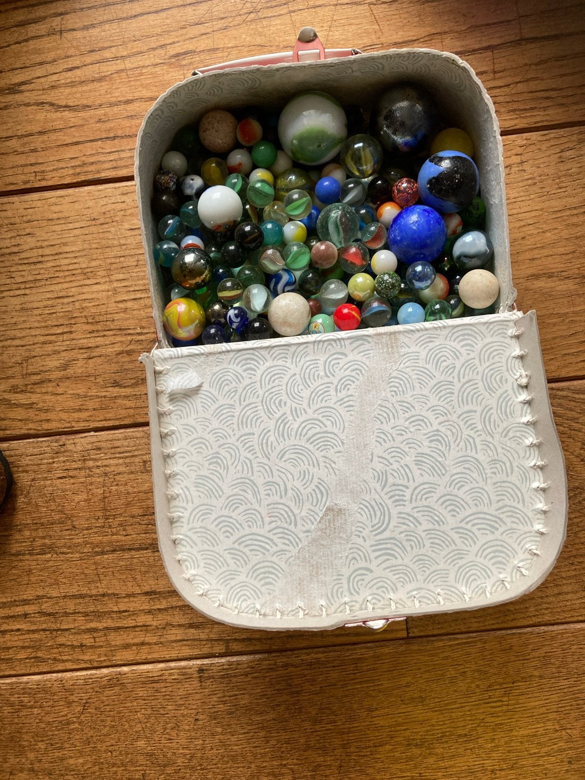 Grote verzameling knikkers in vintage koffer, Ophalen of Verzenden, Gebruikt, Jongen of Meisje