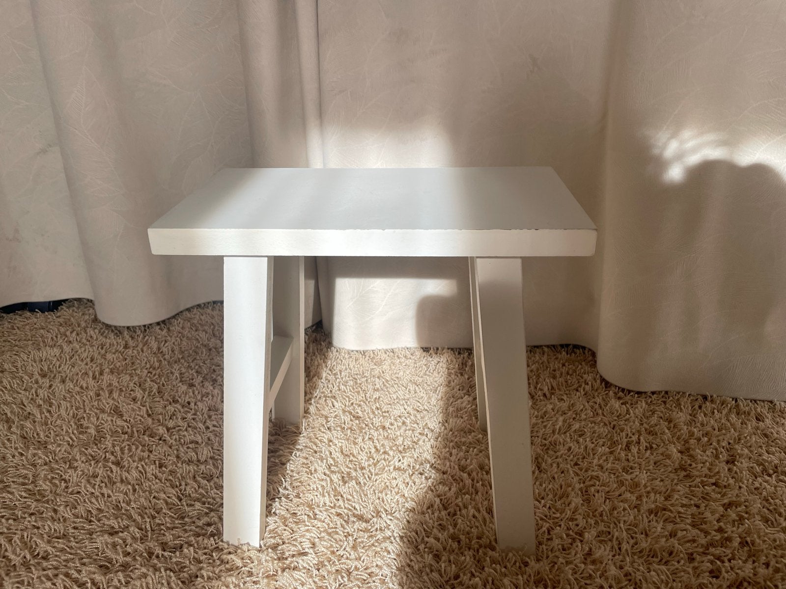 Witte houten bijzettafel, Ophalen of Verzenden, Gebruikt