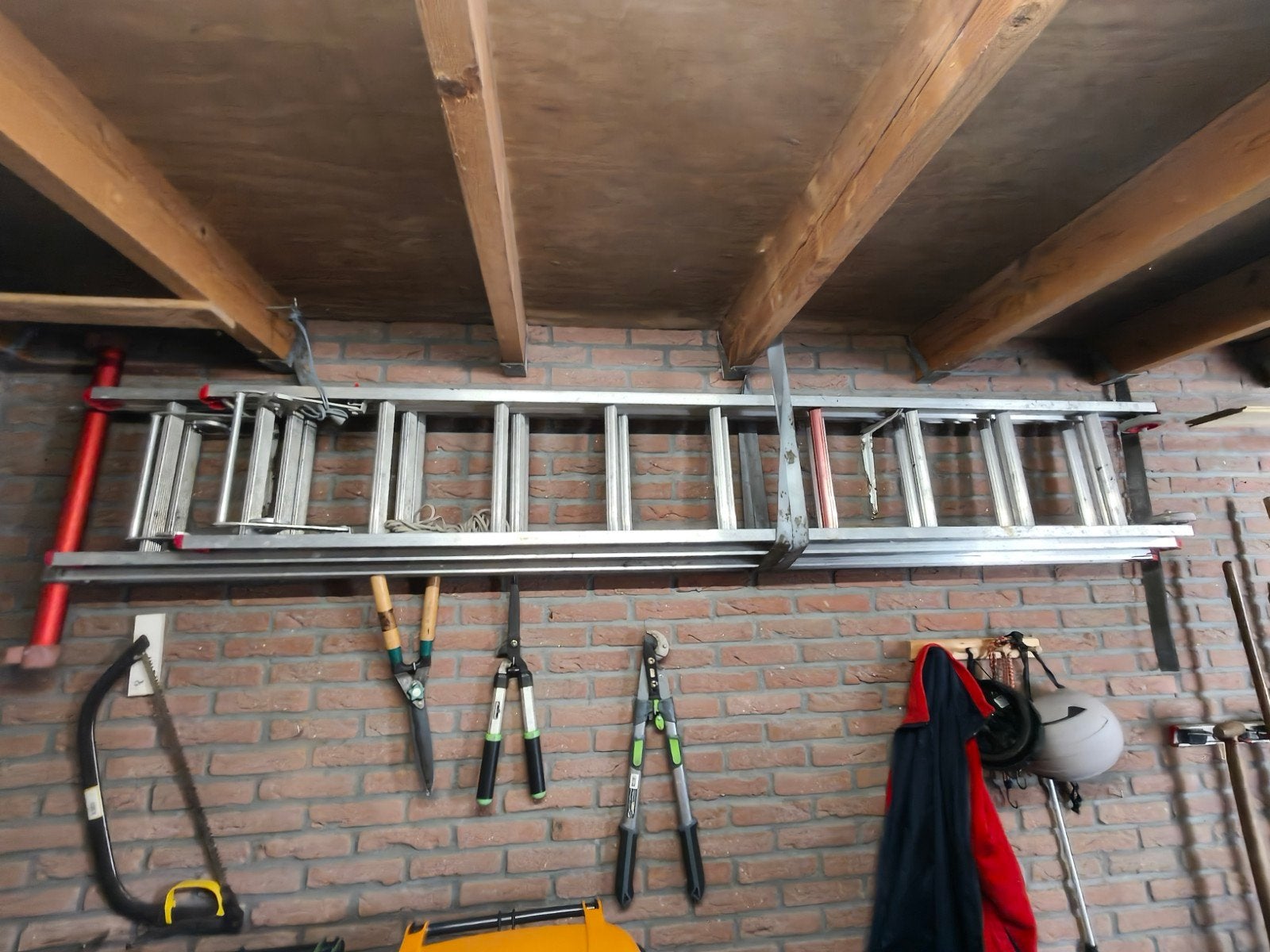 Altrex Aluminium uitschuifbare ladder met wielen, Doe-het-zelf en Verbouw, Ladders en Trappen, Ophalen of Verzenden