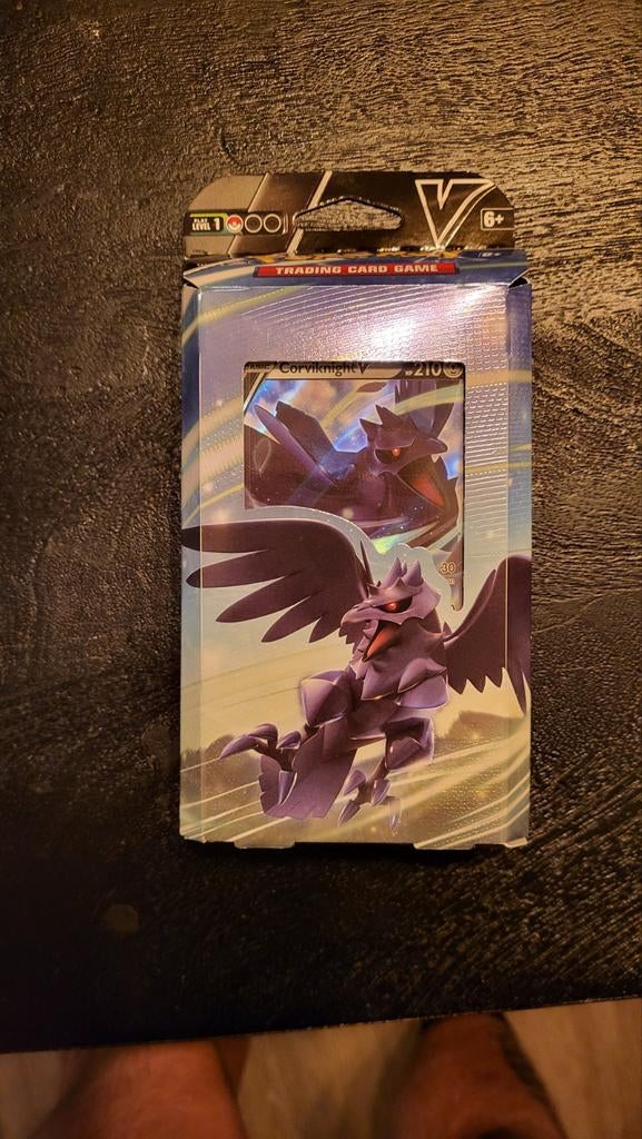 Pokémon V Battle Decks: Corviknight V & Lycanroc V, Ophalen of Verzenden, Nieuw, Speeldeck