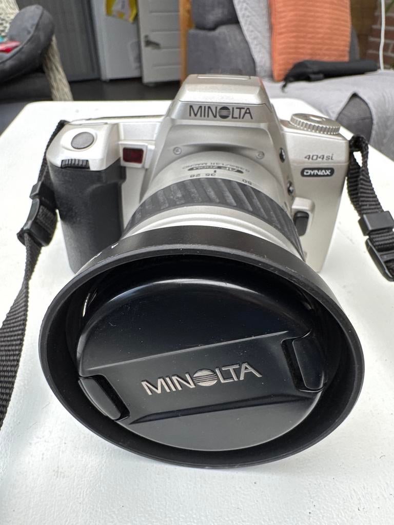 Minolta Dynax 404si Spiegelreflexcamera met lens, Audio, Tv en Foto, Fotocamera's Analoog, Ophalen of Verzenden, Zo goed als nieuw