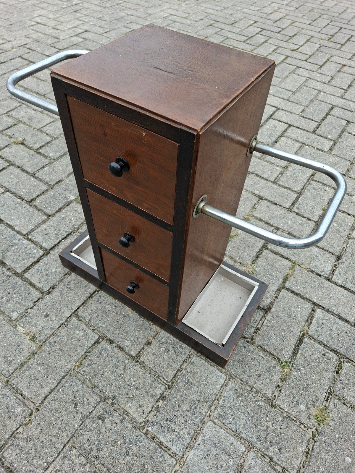 Haagse school paraplu houder / halkastje, Ophalen