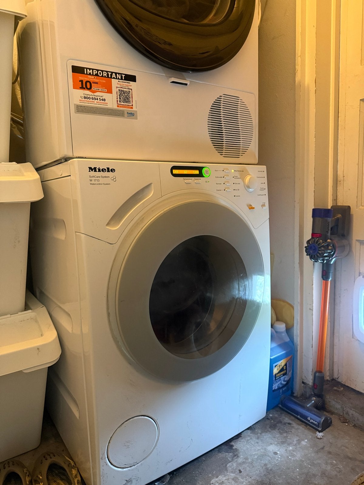 Miele W 1713 SoftCare System Wasmachine, Ophalen of Verzenden, Zo goed als nieuw, Voorlader, Kort programma