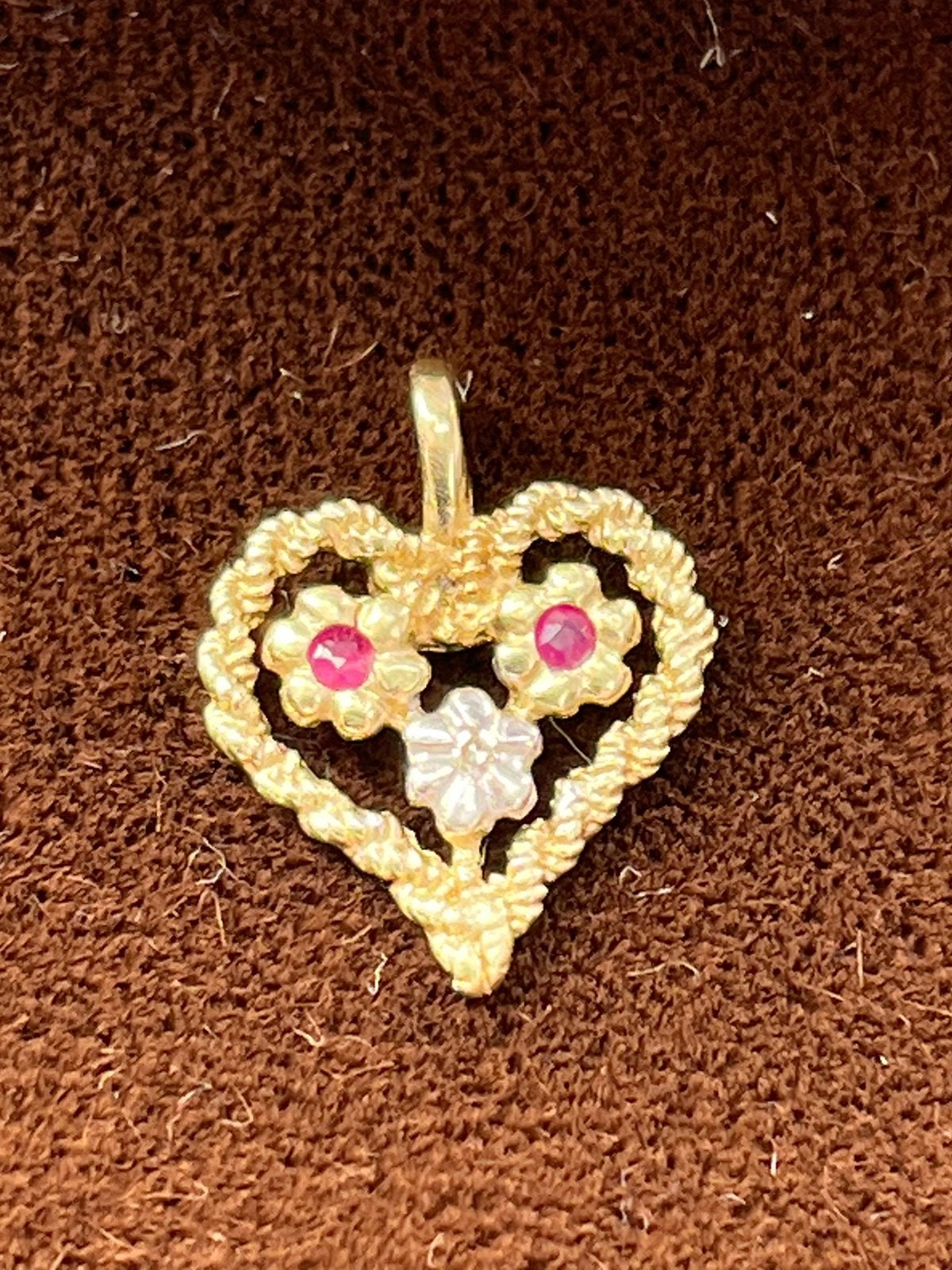 14 karaat (585) gouden vintage hanger hartje, Ophalen of Verzenden, Zo goed als nieuw, Hart, Met edelsteen