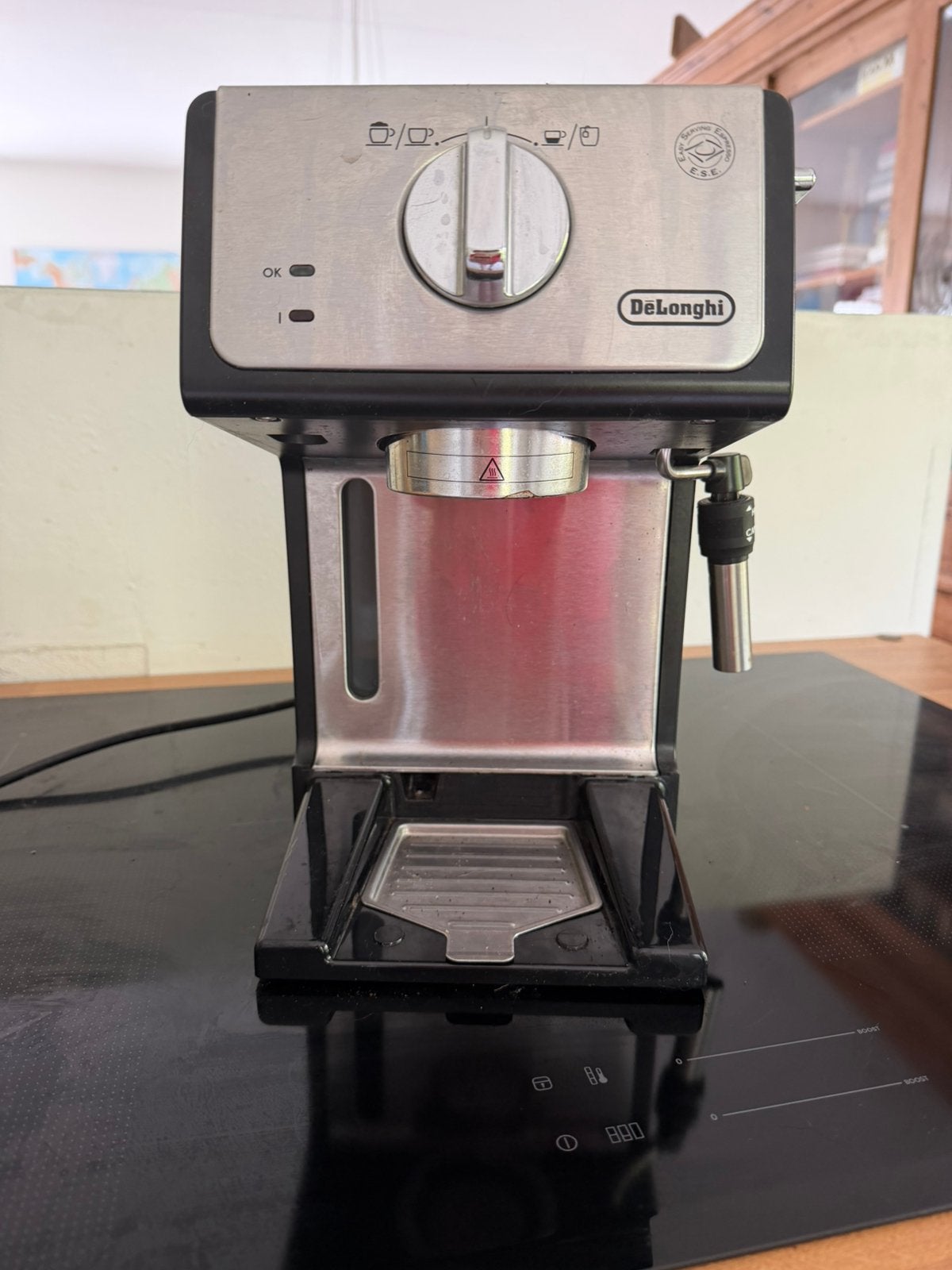 Espressomachine Delonghi, Espresso apparaat, Gemalen koffie, Ophalen of Verzenden, Zo goed als nieuw
