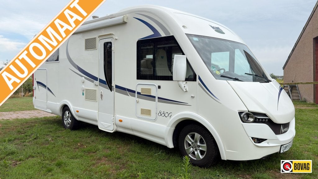 McLouis Nevis 880G | 2014 | 150 PK | vrijst bed | levelsyst, Caravans en Kamperen, Campers, McLouis S.r.l., Startonderbreker, 7 tot 8 meter