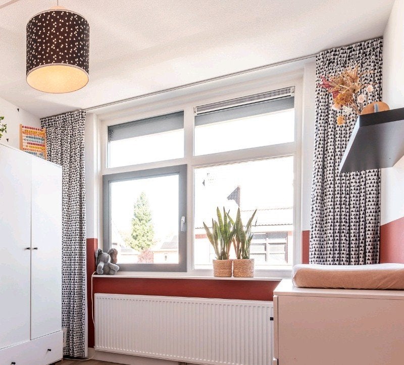 Verduisterende gordijnen (260x150) met bijpassende lamp, Ophalen of Verzenden, Zo goed als nieuw