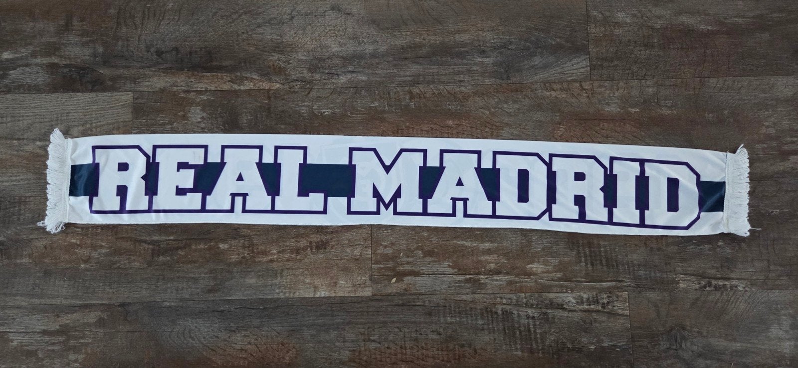 Sjaal Real Madrid, Ophalen of Verzenden, Zo goed als nieuw, Buitenlandse clubs, Vaantje of Sjaal