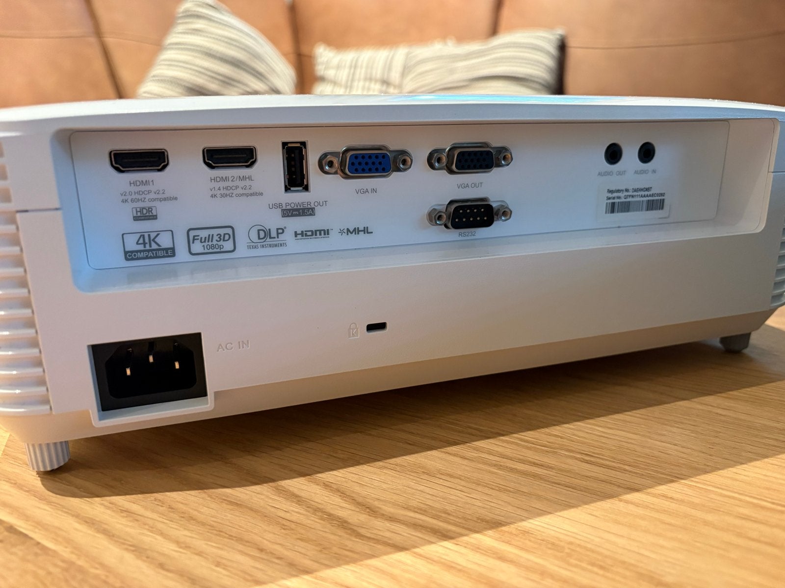 Optoma HD29HSTx Short Throw Beamer - Zo goed als nieuw, Ophalen, Zo goed als nieuw, DLP, Full HD (1080)