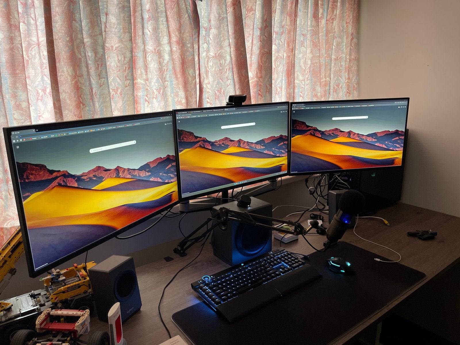 3x Crua 27 inch 1440p 144Hz IPS monitoren met monitorarm, Ophalen, Gebruikt, IPS, 101 t/m 150 Hz