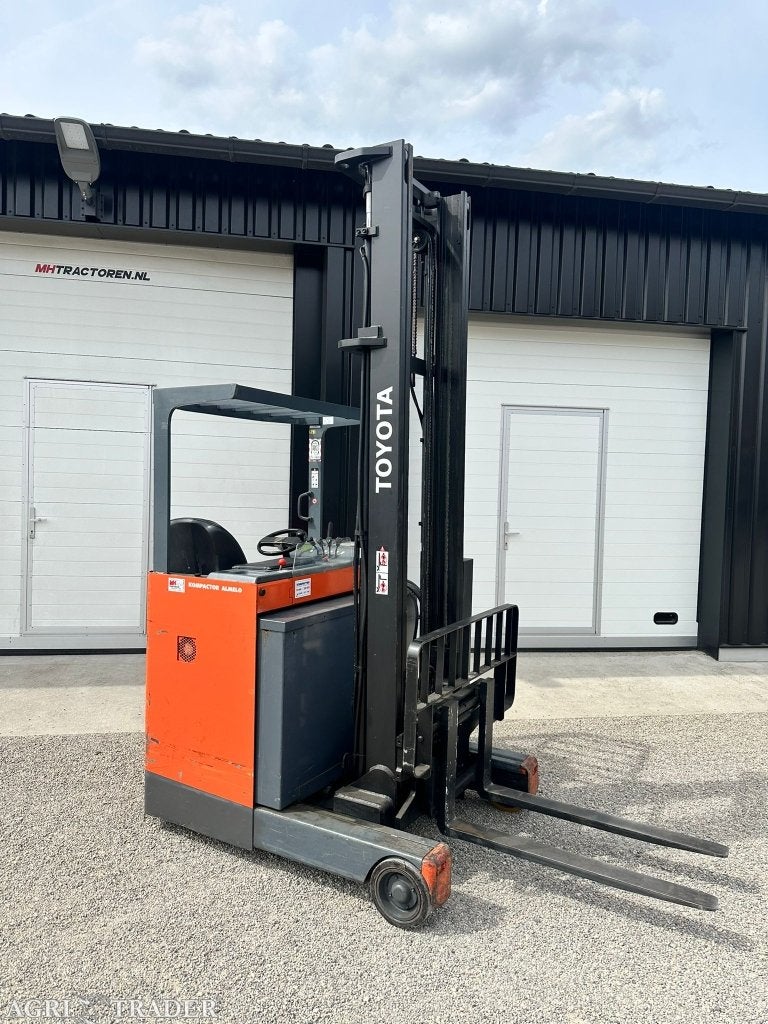 TE KOOP: zeer nette TOYOTA KOMPACTOR 12 heftruck, Zakelijke goederen, Machines en Bouw | Heftrucks en Intern transport, Schrapveen 6