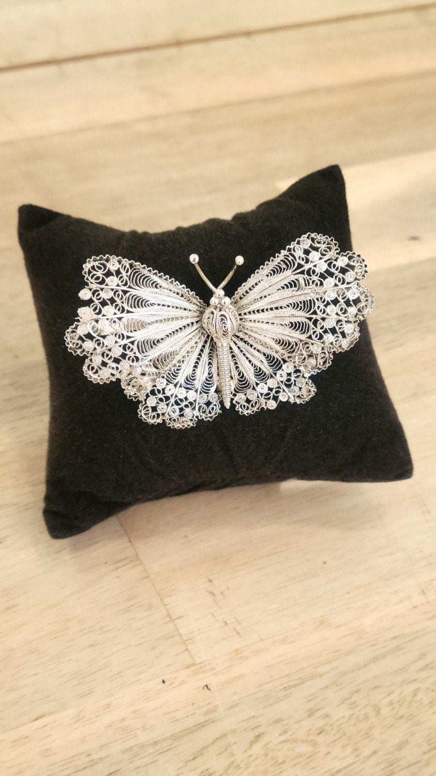 Vintage Broche Vlinder met Filigrain Design, 4 tot 7 cm, Gebruikt, Ophalen of Verzenden, Zilver