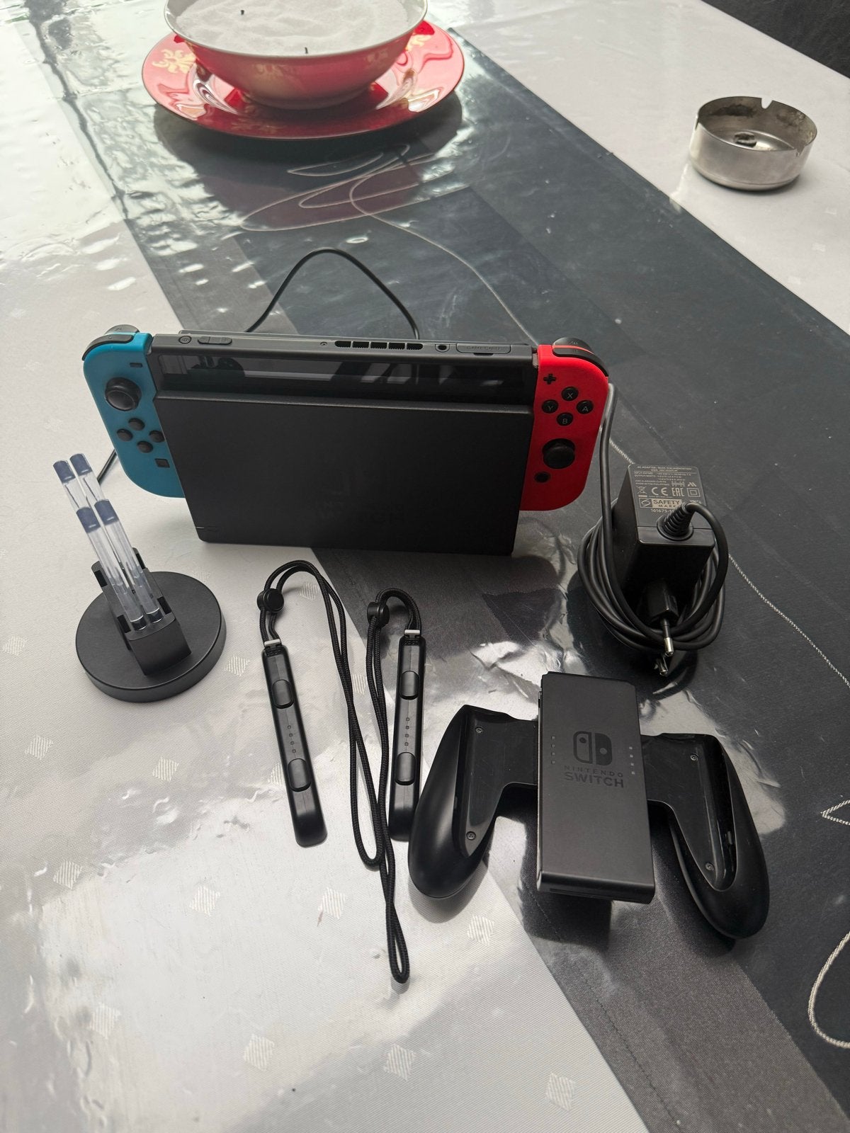 Nintendo Switch v2, Spelcomputers en Games, Spelcomputers | Nintendo Switch, Gebruikt, Switch Original, Met 2 controllers, Ophalen