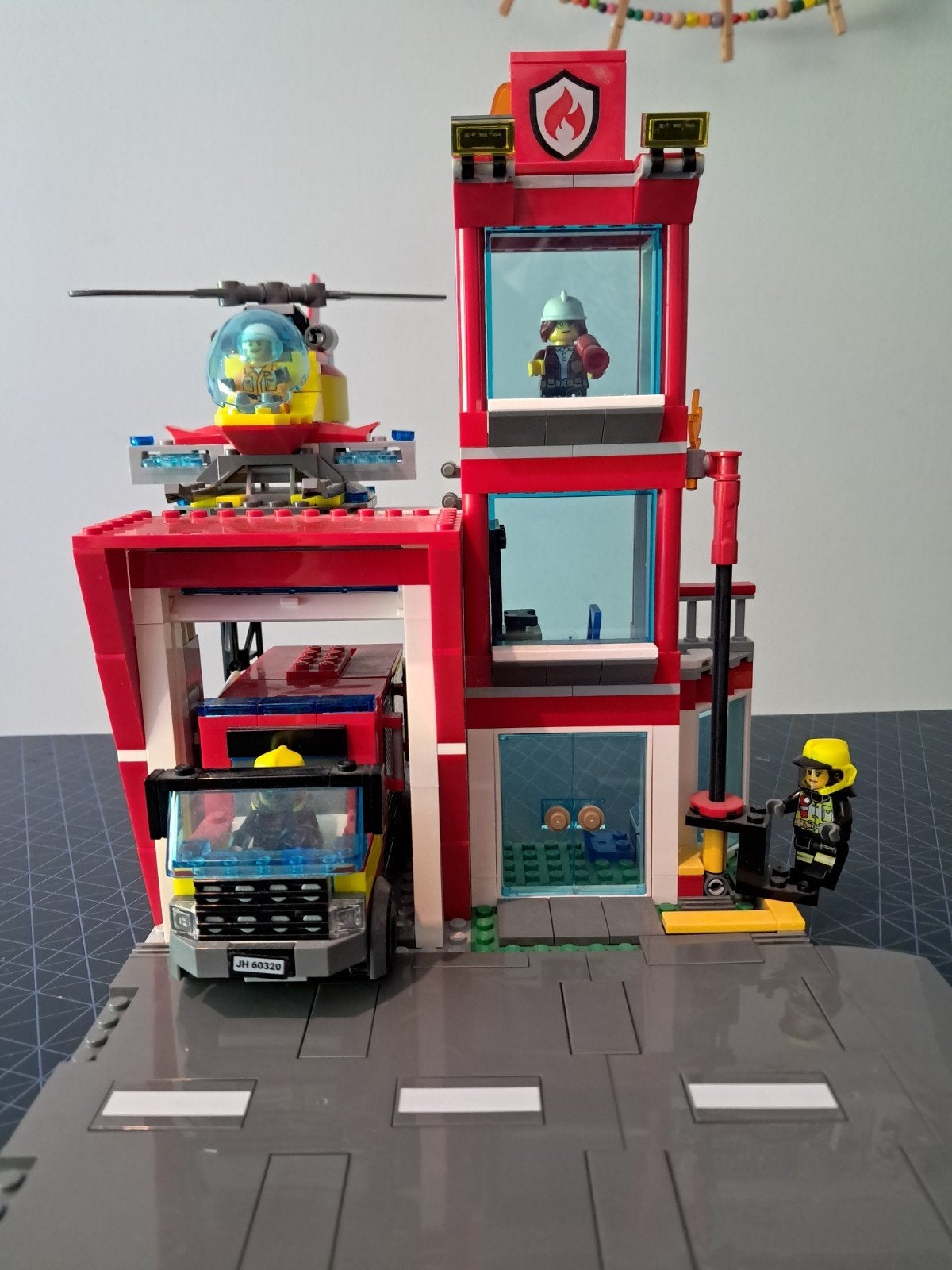 LEGO Brandweerkazerne met voertuigen en figuren, Ophalen, Zo goed als nieuw, Overige merken