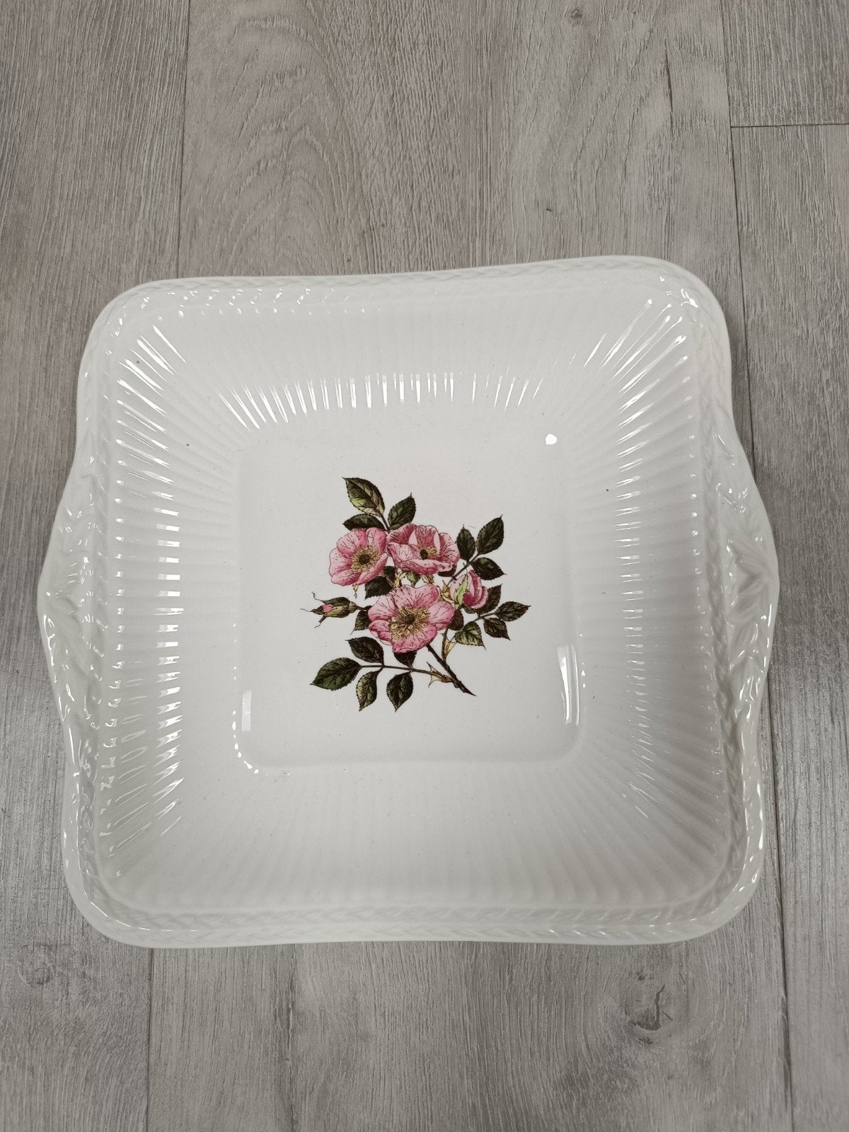 Wedgwood Etruria & Barlaston 'Briar Rose' schaal, Ophalen of Verzenden