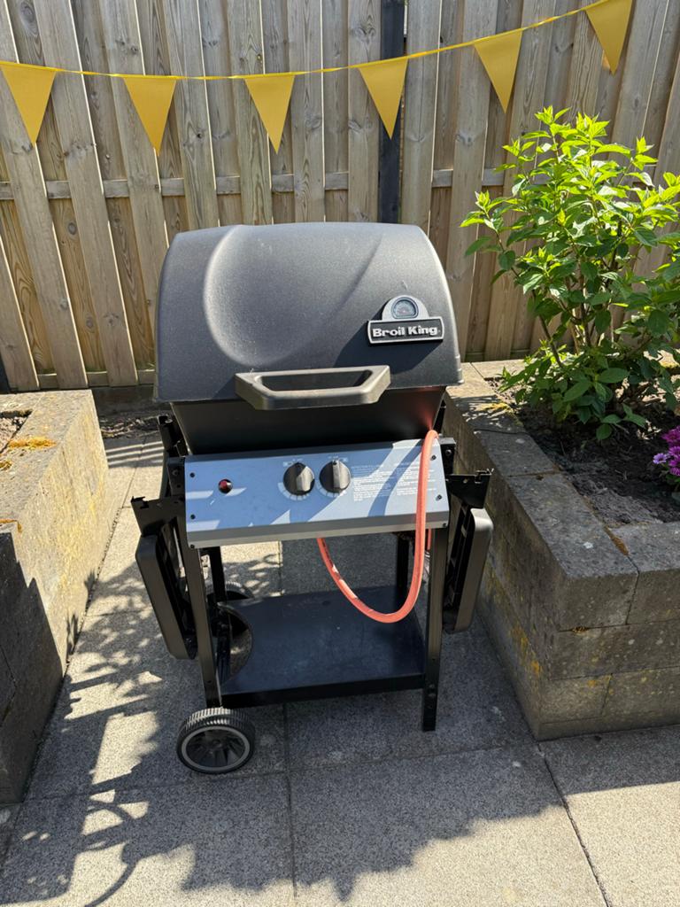 Broil King gasbarbecue - 2 branders - 2 zijtafels - gebruikt, Ophalen, Gebruikt
