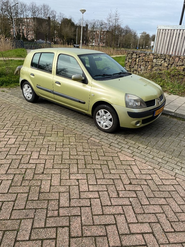 Renault Clio 1.2 16V 2004 Groen, Auto's, Renault, Voorwielaandrijving, Stof, 74 pk, 4 cilinders